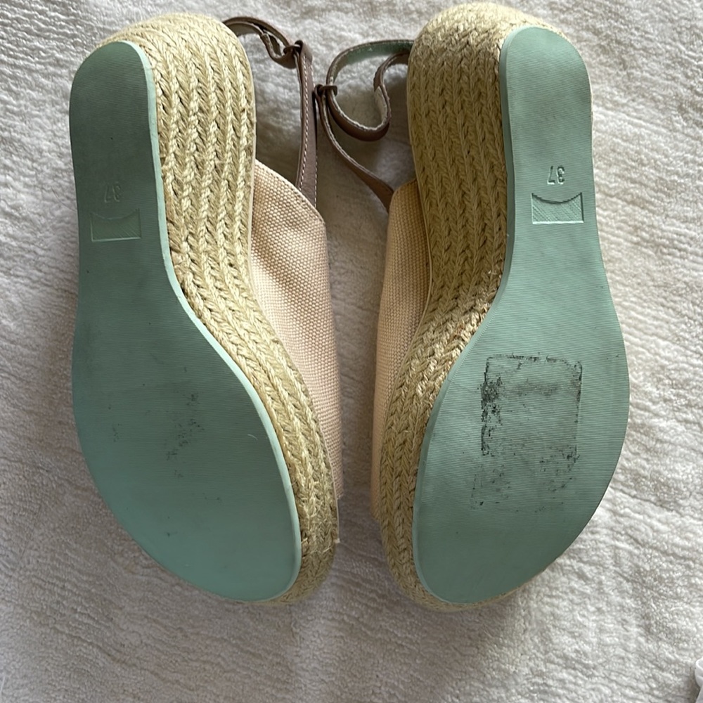Sandal - Picture 4 of 9